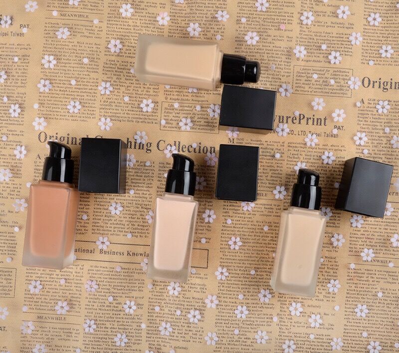 Fond de Teint Liquide Multifonction – Haute Couvrance et Fini Naturel