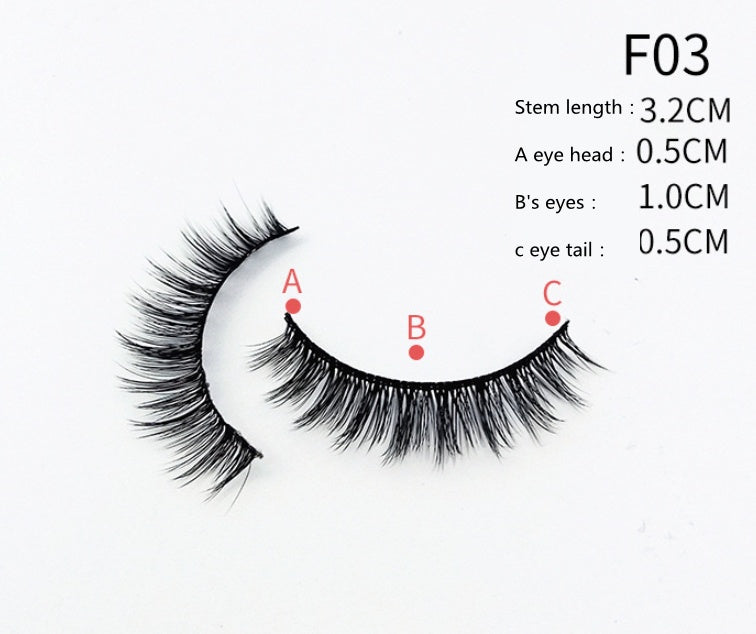Eyeliner Adhésif avec Faux Cils Multicouches Croisés - Effet Naturel et Élégant