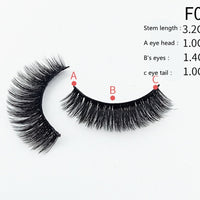 Eyeliner Adhésif avec Faux Cils Multicouches Croisés - Effet Naturel et Élégant