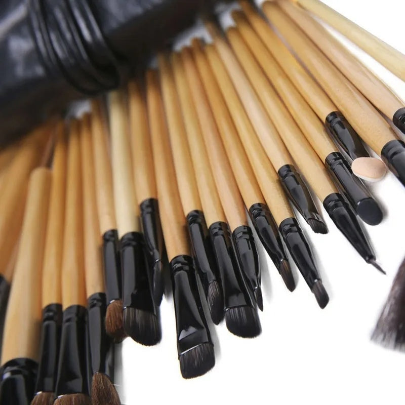 Set de 24 Pinceaux de Maquillage Professionnels avec Étui Cadeau