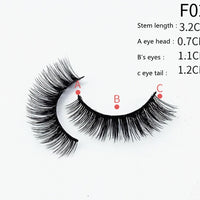 Eyeliner Adhésif avec Faux Cils Multicouches Croisés - Effet Naturel et Élégant