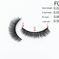 Eyeliner Adhésif avec Faux Cils Multicouches Croisés - Effet Naturel et Élégant